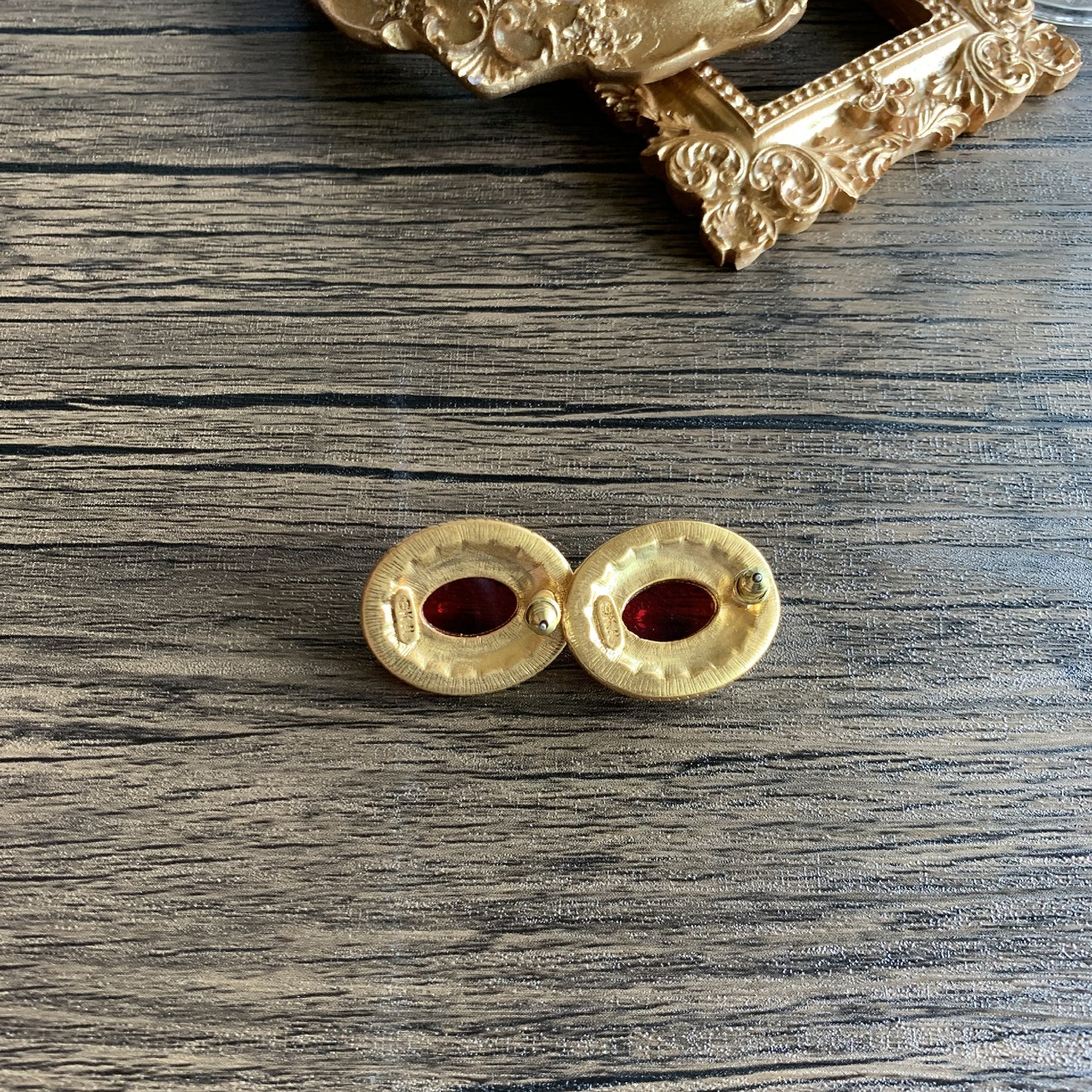 Vingate Oval gold-plated pearl lucite earrings