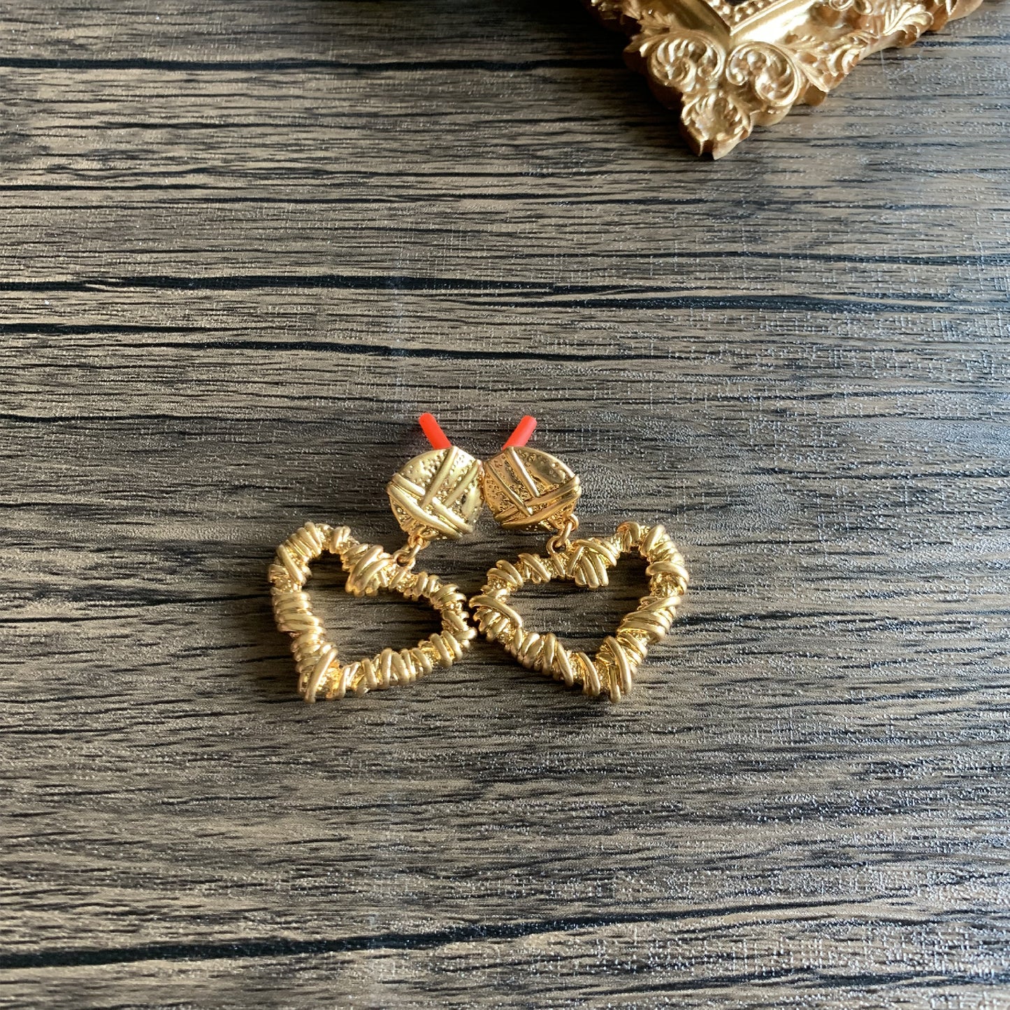 Vingate Heart-shaped gold-plated earrings
