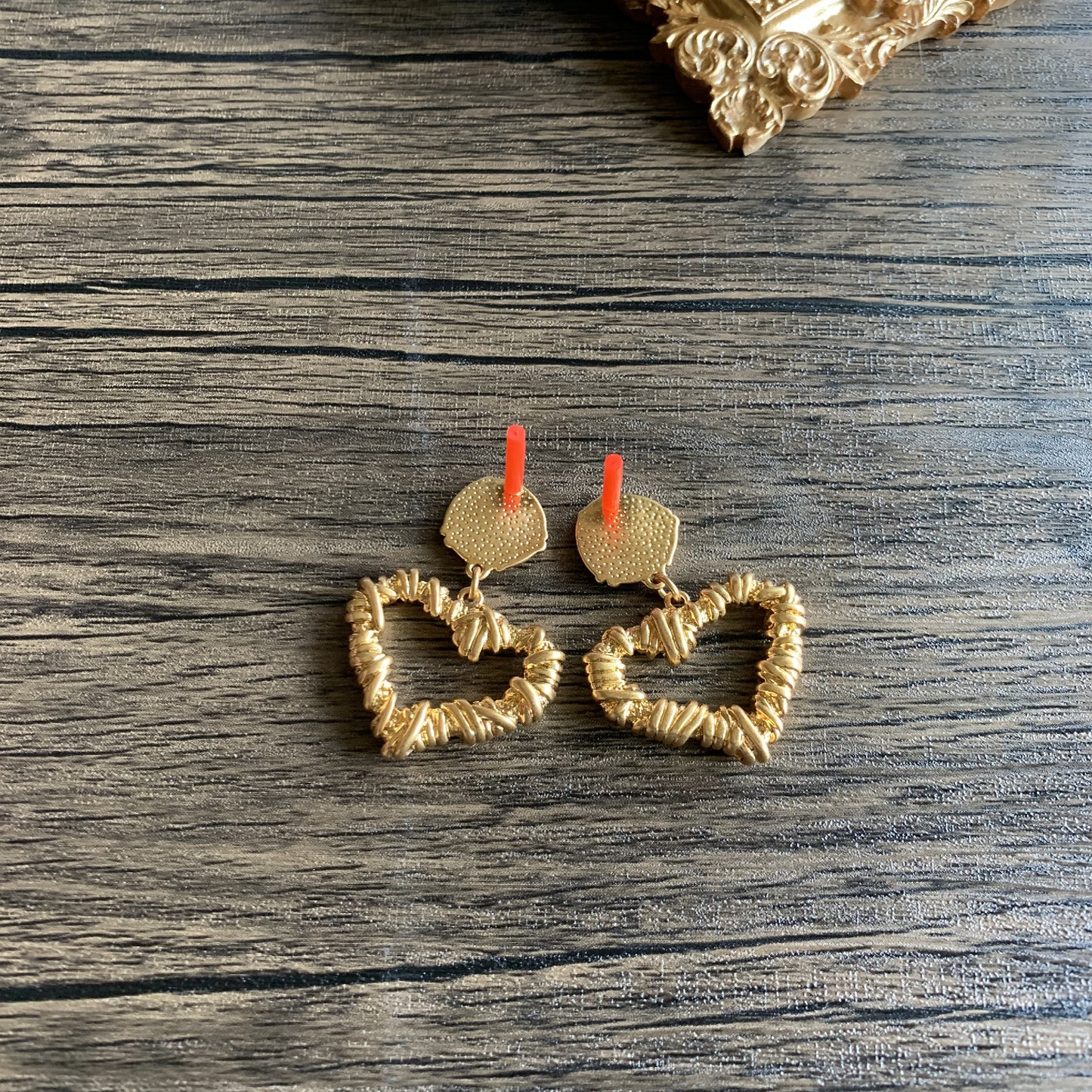 Vingate Heart-shaped gold-plated earrings